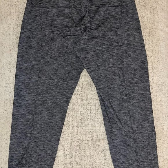 Athleta Women's Heathered Gray Zipper Pocket Cropped Pants, Size S‎ - Picture 2 of 4